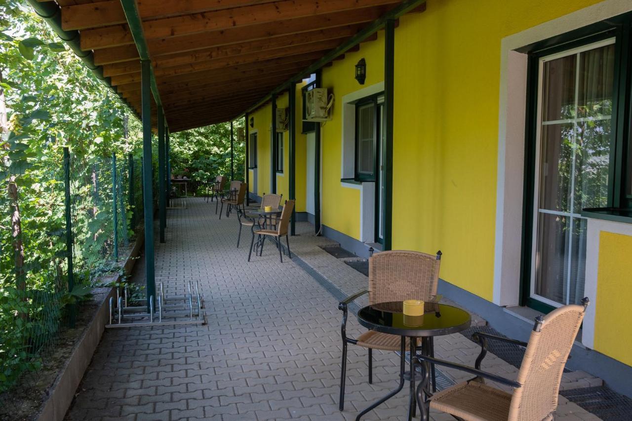 Burgenlandhaus Gols Exterior photo
